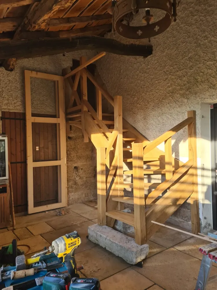 Fenêtres, aménagement intérieur et extérieur en bois, PVC et aluminium